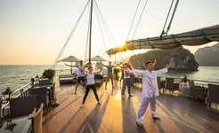 Garden Bay Legend Cruise-tai-chi