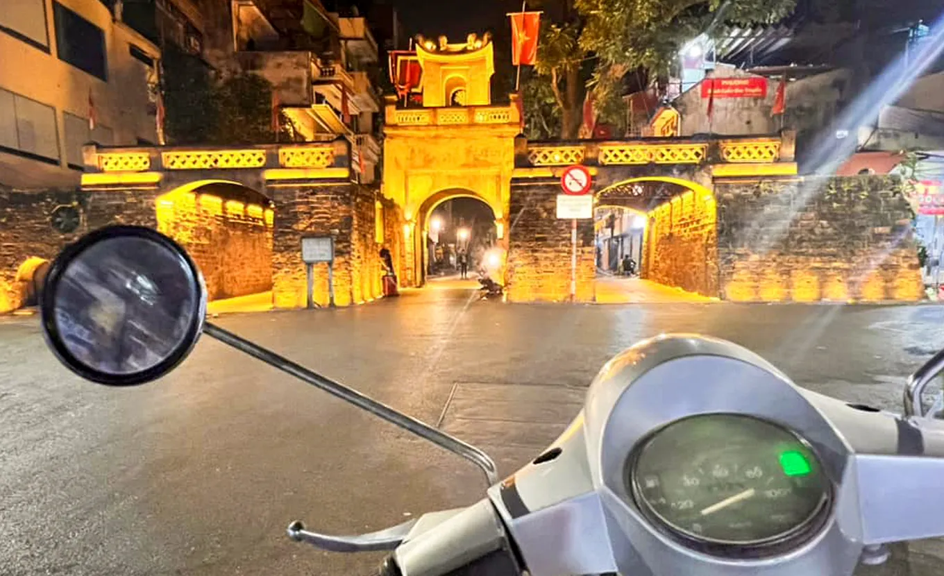 Hanoi Vespa Adventures Old Quarter