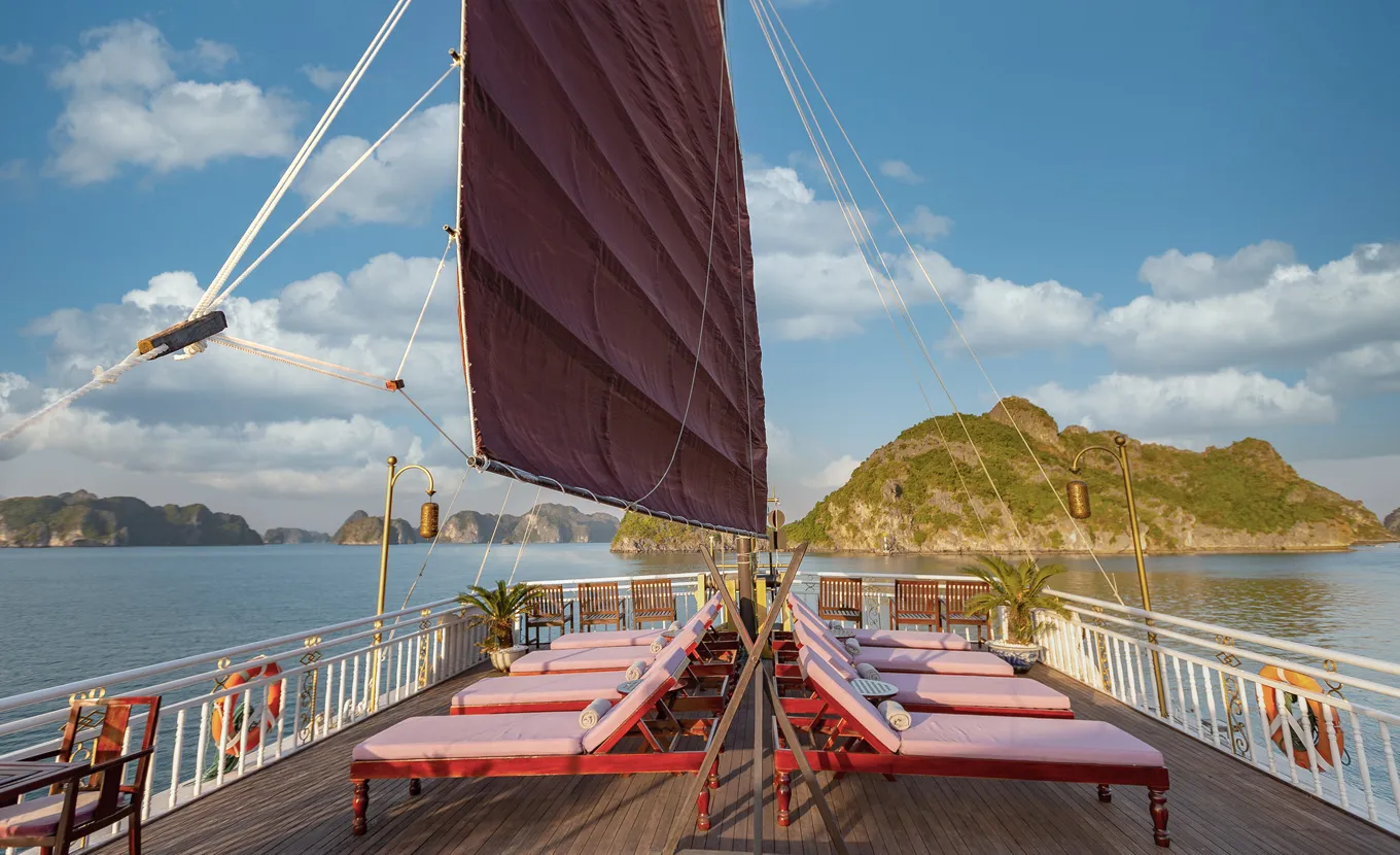 Heritage Line Violet Cruise