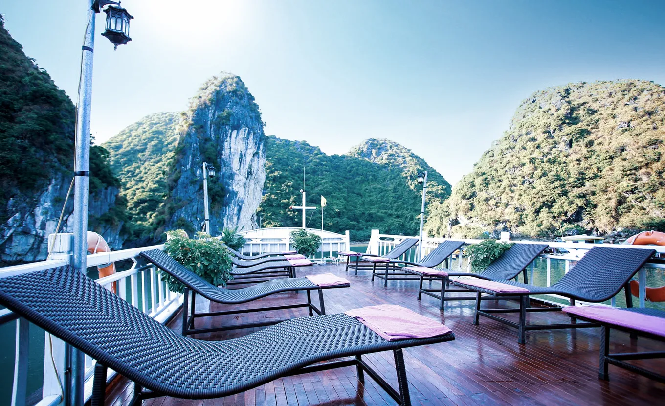 Sunlight Cruise Lan Ha Bay