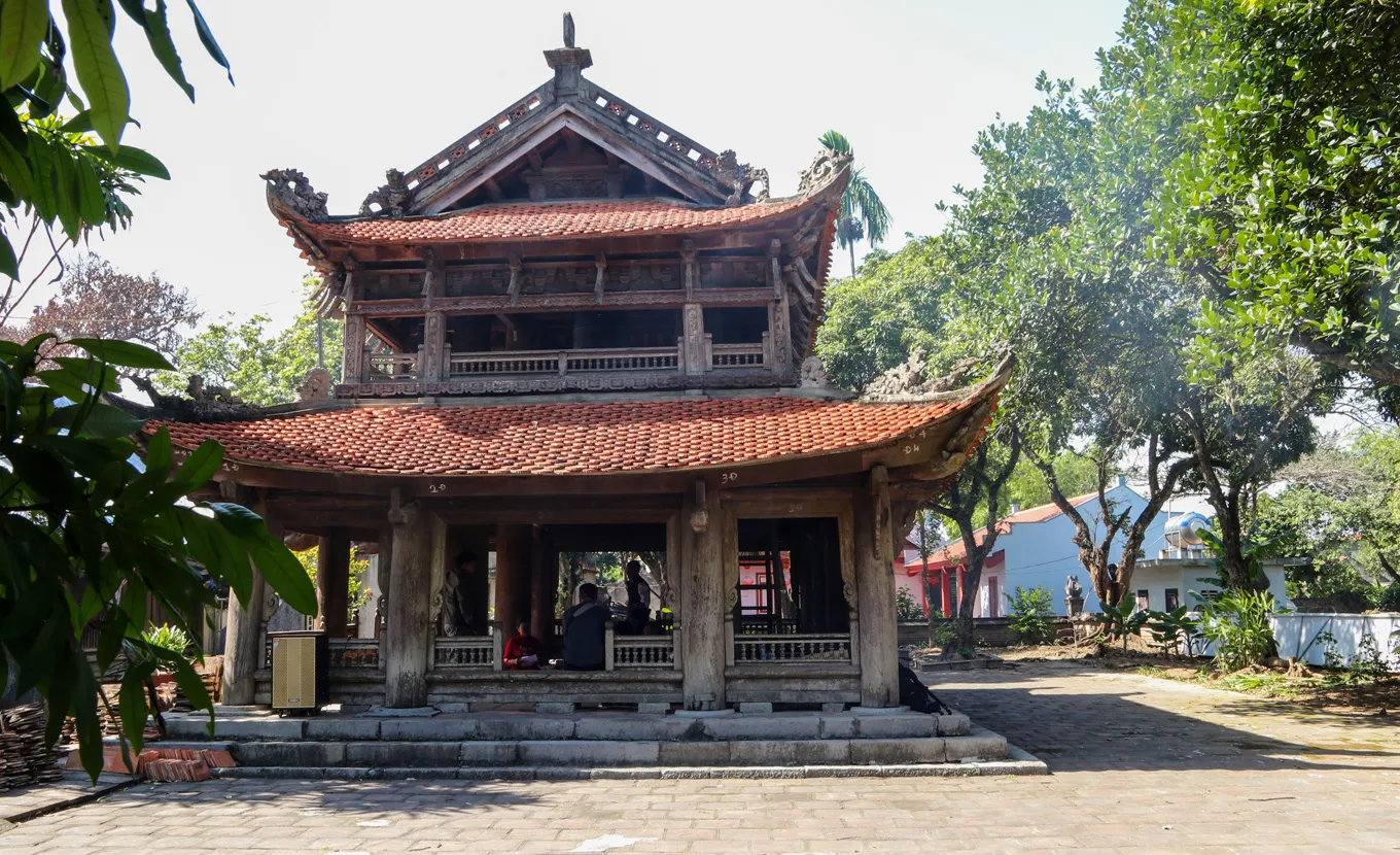 Thanh Nguyen Temple Van Long
