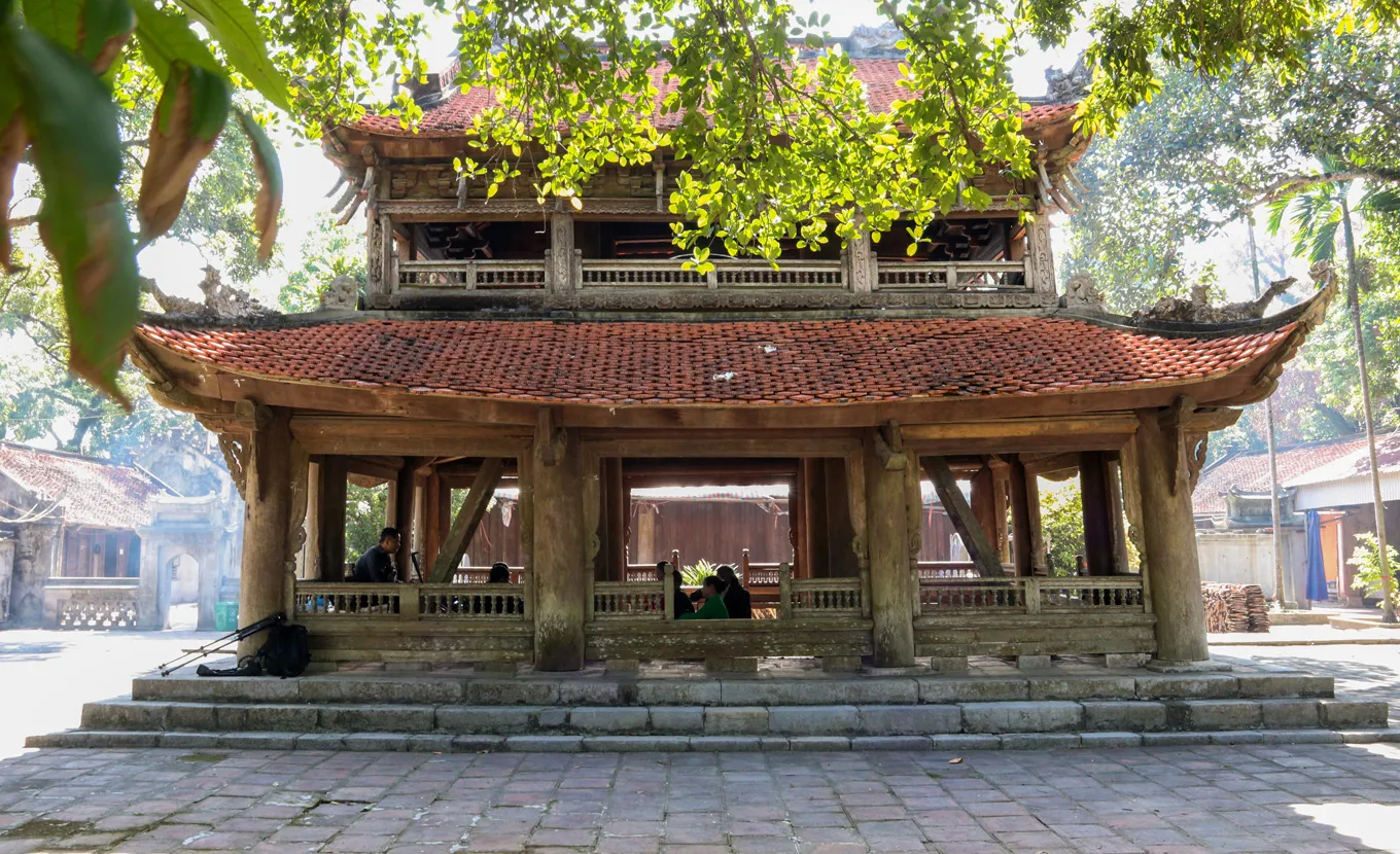 Thanh Nguyen Temple Van Long