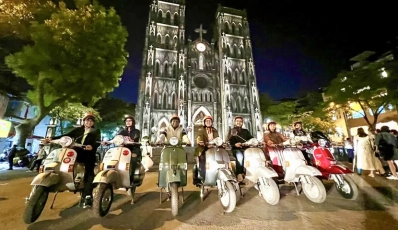 Authentic Hanoi Vespa Night Tour