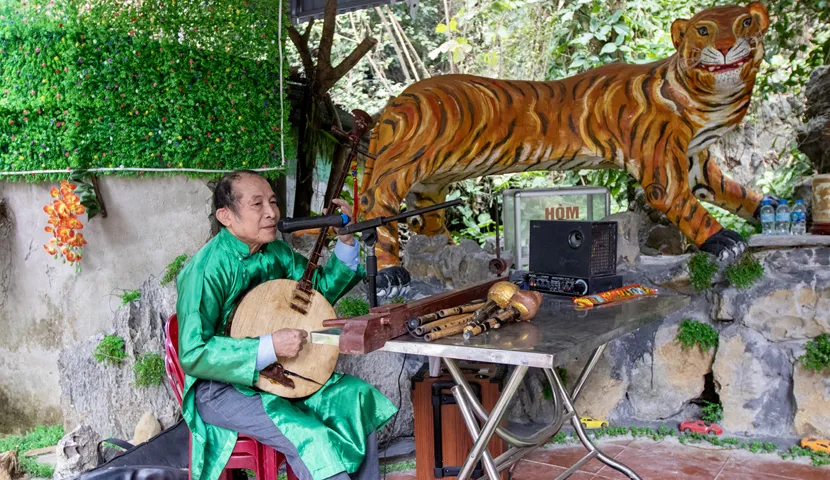 Ninh Binh Van Long 2-Day Tour from Hanoi
