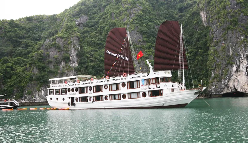 ORIENTAL SAILS | Baia di Bai Tu Long 3 giorni 2 notti
